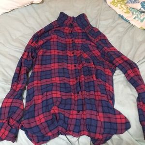 i am selling a button up shirt
